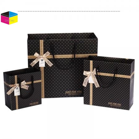 Kraft shopping paper bags with logo 