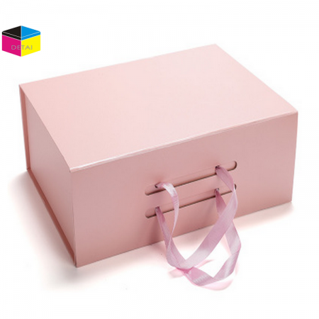 Foldable rigid gift box 